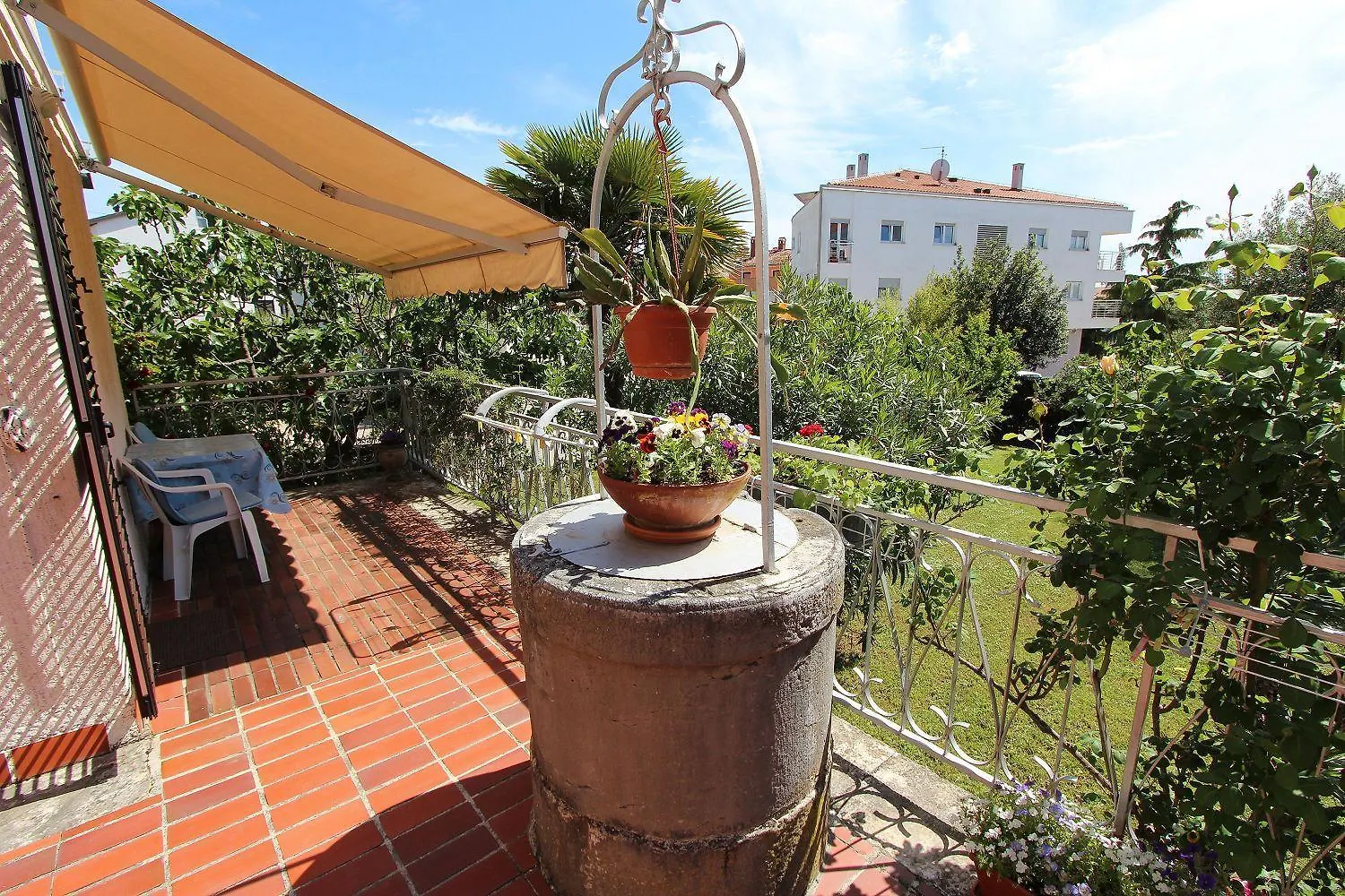 Studio-Apartment Im Mediterranem Steinhaus Und Grosser Terrasse Rovinj Hırvatistan