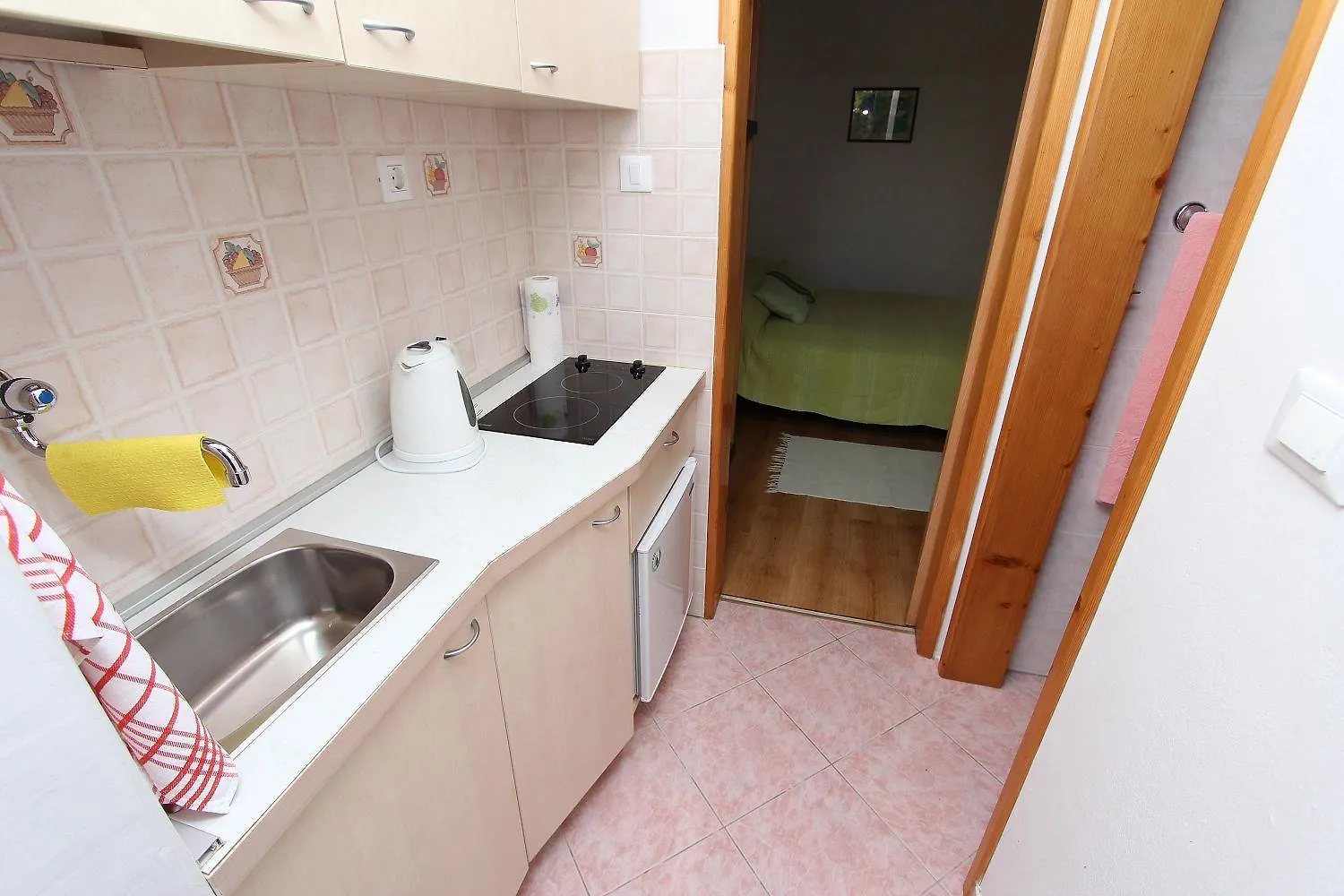Studio-Apartment Im Mediterranem Steinhaus Und Grosser Terrasse Rovinj