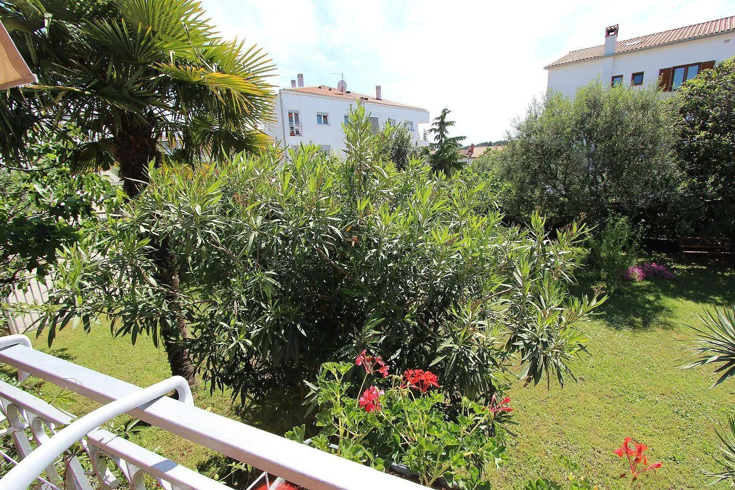 Daire Studio-Apartment Im Mediterranem Steinhaus Und Grosser Terrasse Rovinj